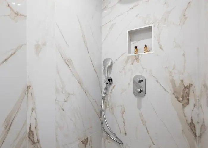 Le Coq Bleu D'azur- Piscine - Parking - Ac -wifi * Mentone