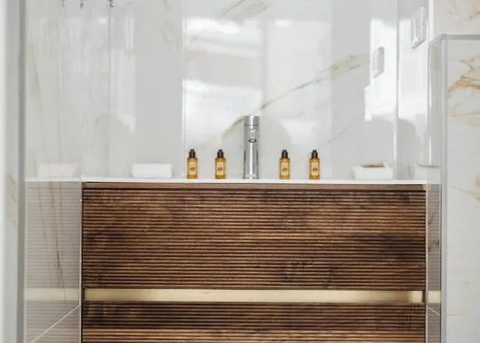 Apartamento Le Coq Bleu D'azur- Piscine - Parking - Ac -wifi