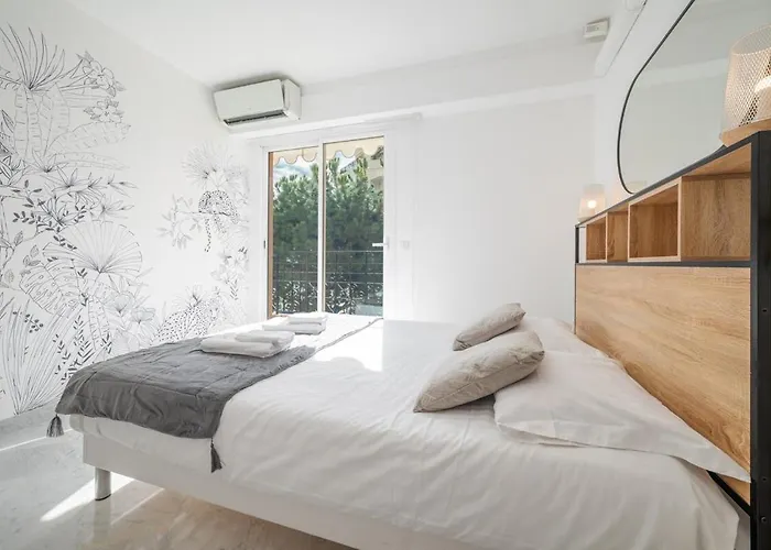 Le Coq Bleu D'azur- Piscine - Parking - Ac -wifi 멍똥